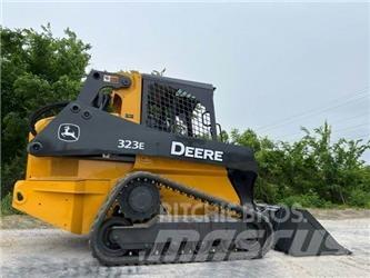John Deere 323E Lietoti riteņu kompaktiekrāvēji
