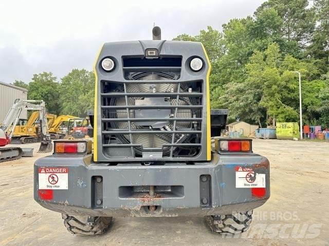 Komatsu WA320-8 Iekrāvēji uz riteņiem