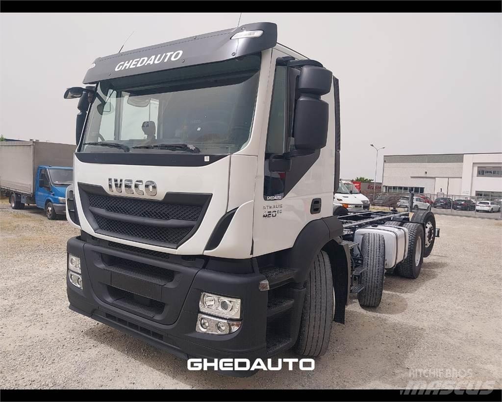 Iveco AD440S42 Furgons