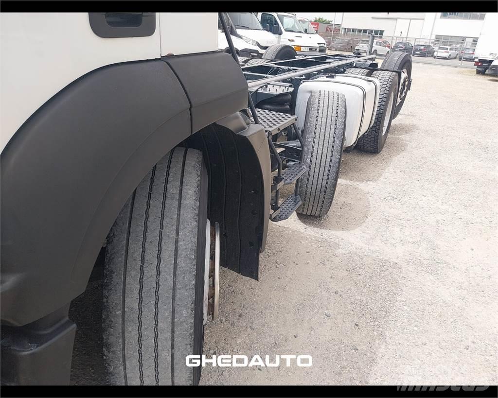 Iveco AD440S42 Furgons