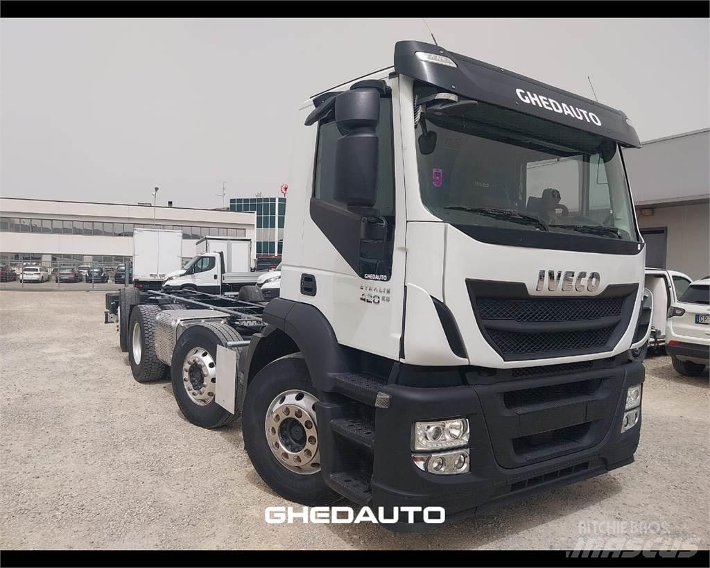 Iveco AD440S42 Furgons