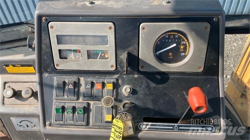 Ford 655 C Ekskavatori-iekrāvēji