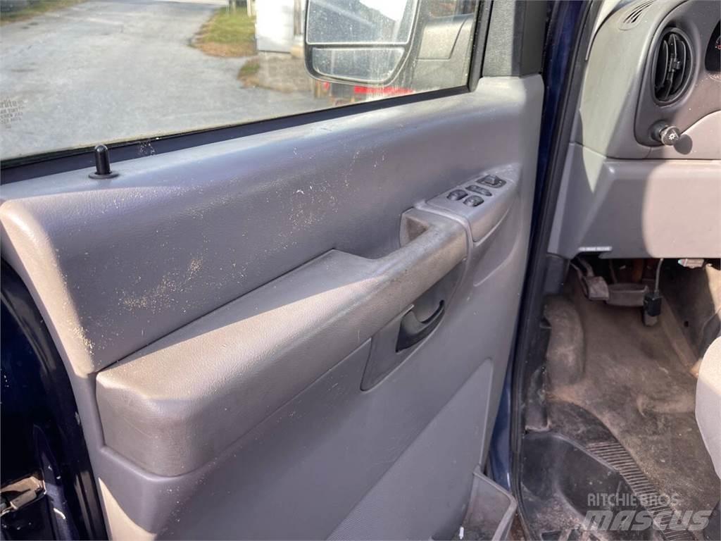 Ford E-Series Preču pārvadāšanas furgoni