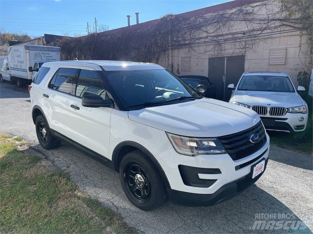 Ford Explorer Automašīnas