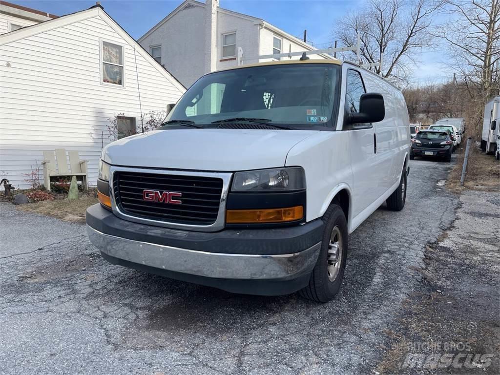 GMC Savana Preču pārvadāšanas furgoni