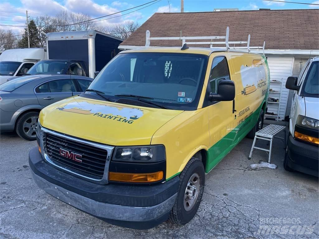 GMC Savana Preču pārvadāšanas furgoni