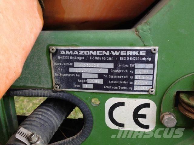 Amazone UX 4200 Piekabināmie smidzinātāji(miglotāji)