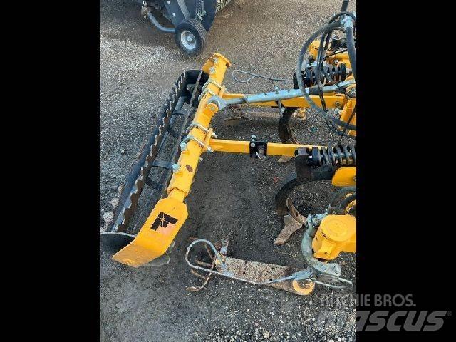  Autre CL6750SR45 Augsnes sagatavošanas darbi