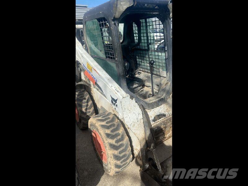 Bobcat S590 Iekrāvēji uz riteņiem