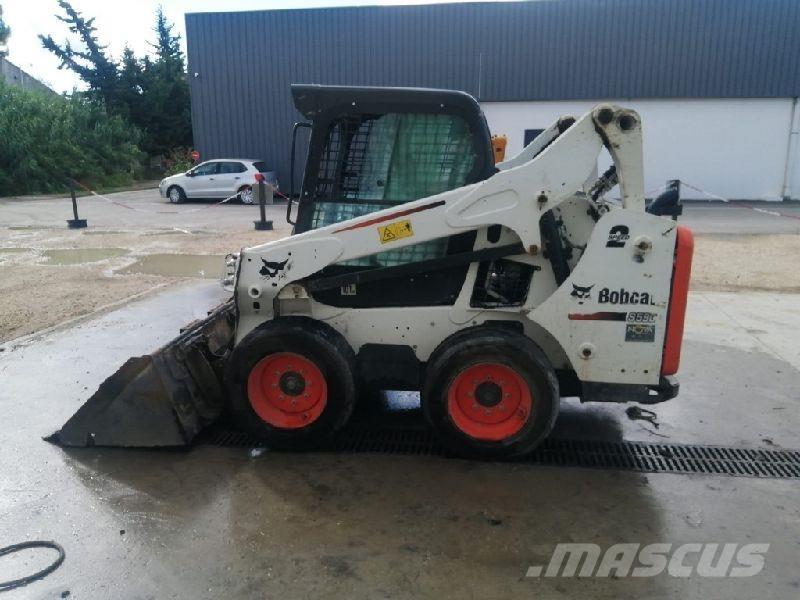 Bobcat S590 Iekrāvēji uz riteņiem