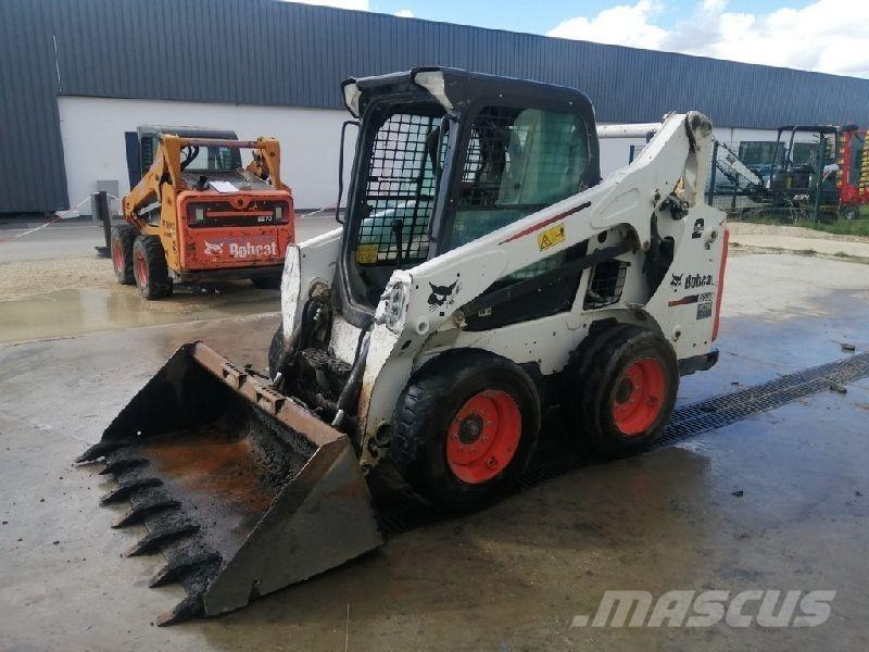 Bobcat S590 Iekrāvēji uz riteņiem