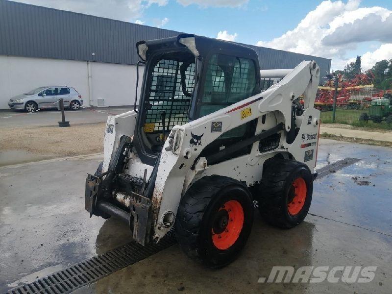 Bobcat S770 Iekrāvēji uz riteņiem