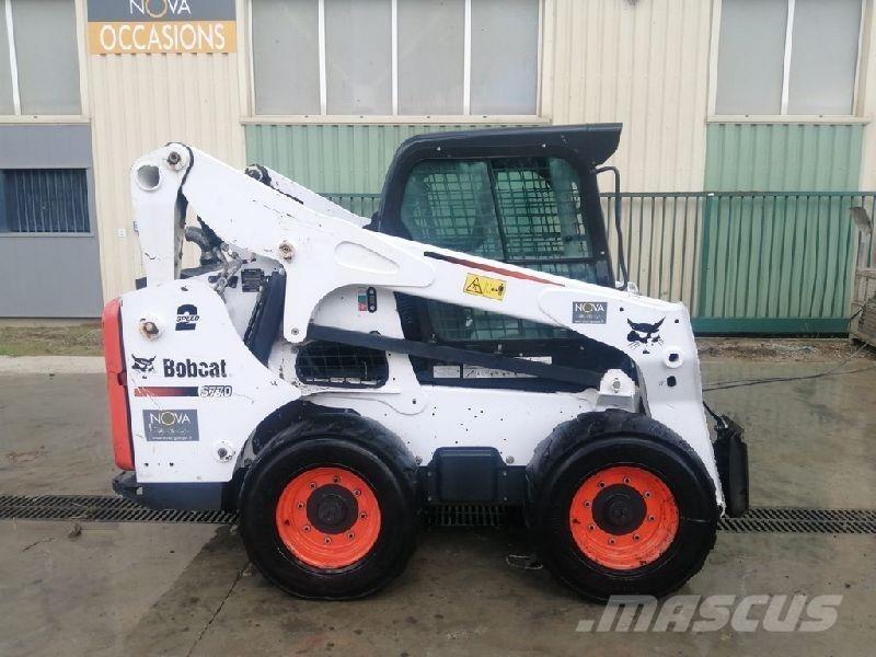 Bobcat S770 Iekrāvēji uz riteņiem