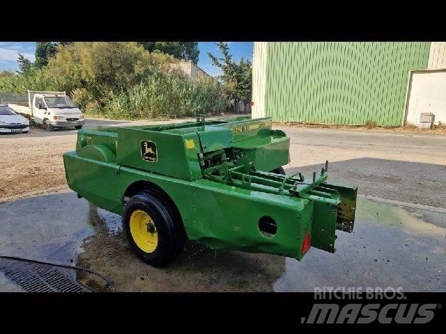 John Deere 359 Ķīpu preses