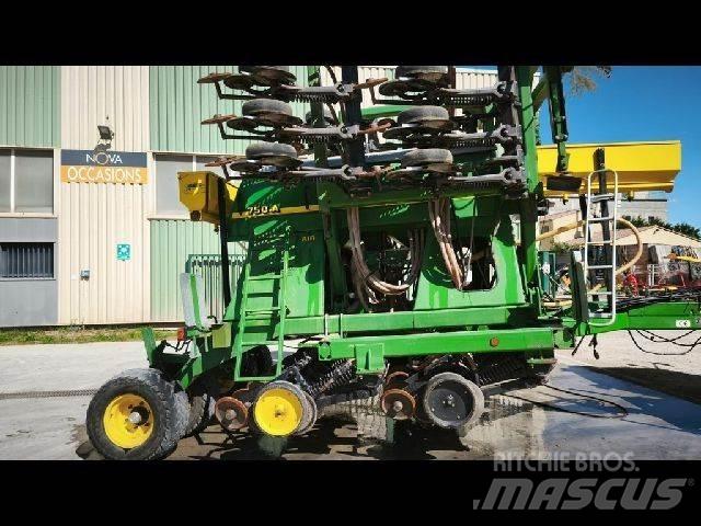 John Deere 750A Citas sējmašīnas