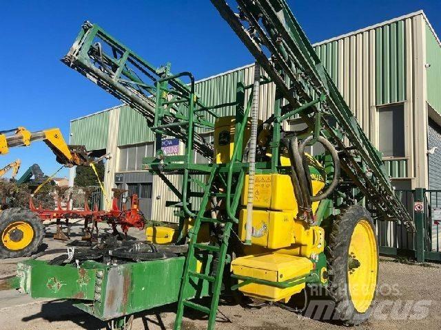 John Deere 824 SE Piekabināmie smidzinātāji(miglotāji)