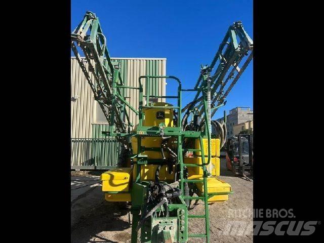John Deere 824 SE Piekabināmie smidzinātāji(miglotāji)