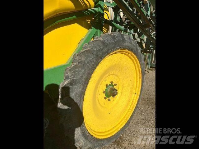 John Deere 824 SE Piekabināmie smidzinātāji(miglotāji)