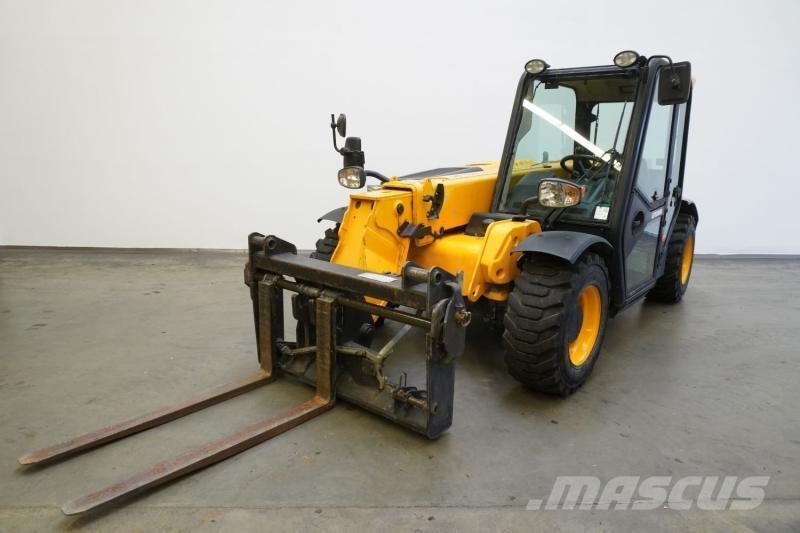 JCB 525-60 Teleskopiskie manipulatori