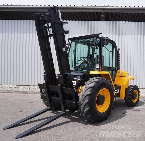 JCB 940-4 Apvidus autokrāvējs
