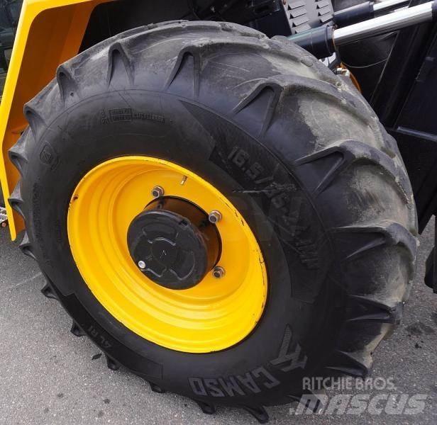 JCB 940-4 Apvidus autokrāvējs