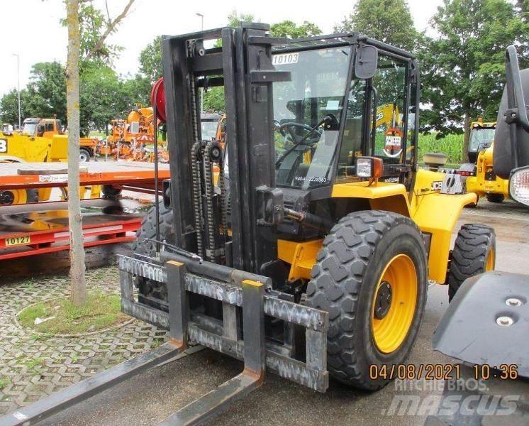 JCB 940-4 Apvidus autokrāvējs