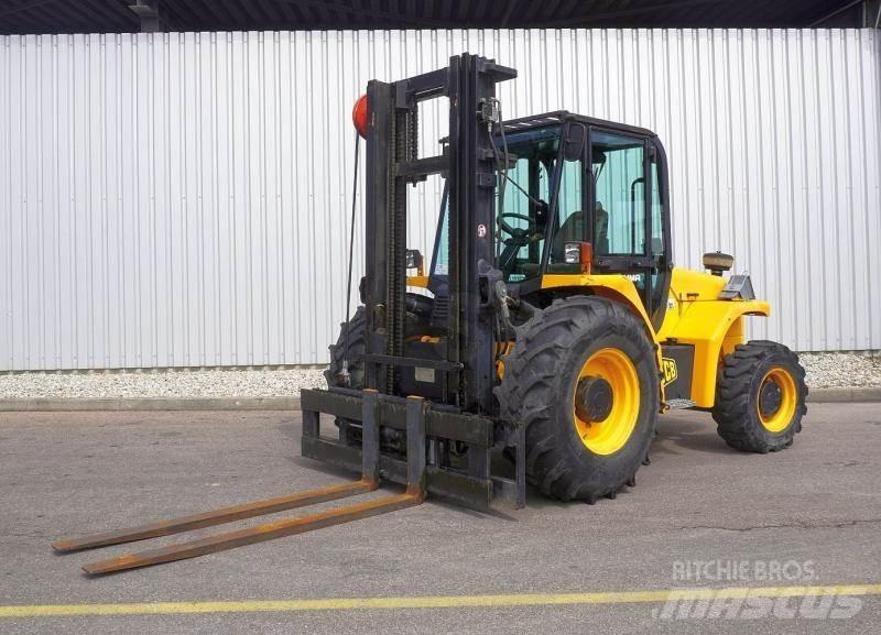 JCB 940-4 Apvidus autokrāvējs