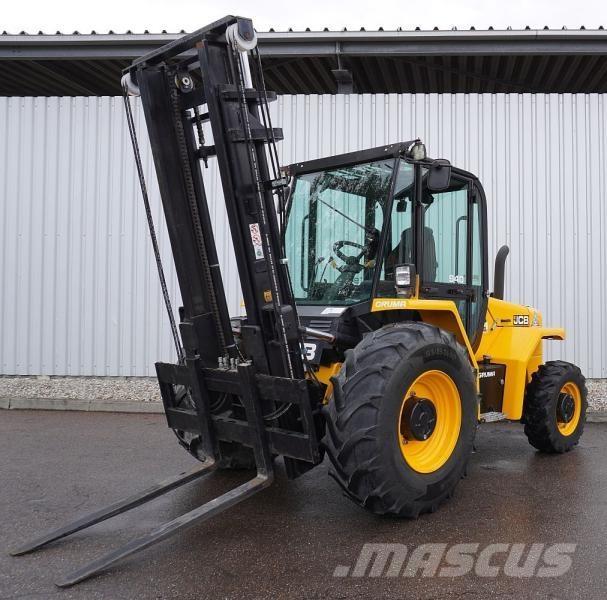 JCB 940-4 Apvidus autokrāvējs
