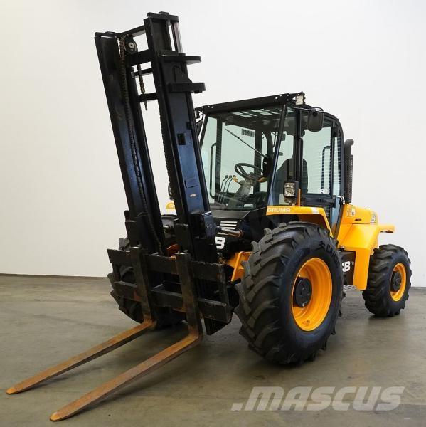 JCB 940-4 Apvidus autokrāvējs