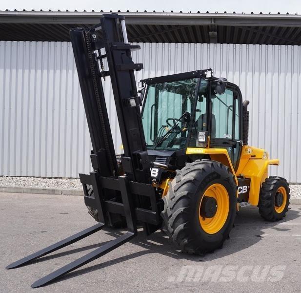 JCB 940-4 Apvidus autokrāvējs