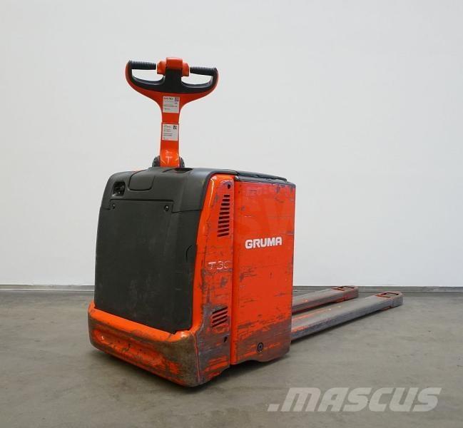 Linde T 30 131 Zemie palešu pacēlāji