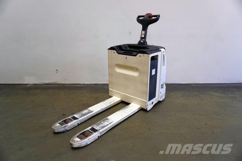 Linde T 30 131 Zemie palešu pacēlāji