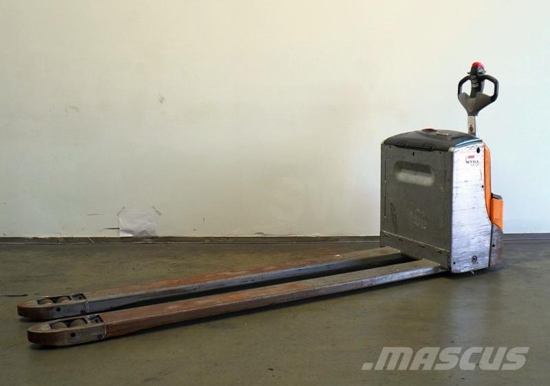 Still EXU 20 Zemie palešu pacēlāji