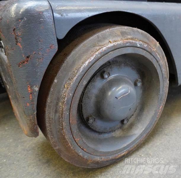 Toyota 6FBRE12 Lielaugstuma pārvadātājs