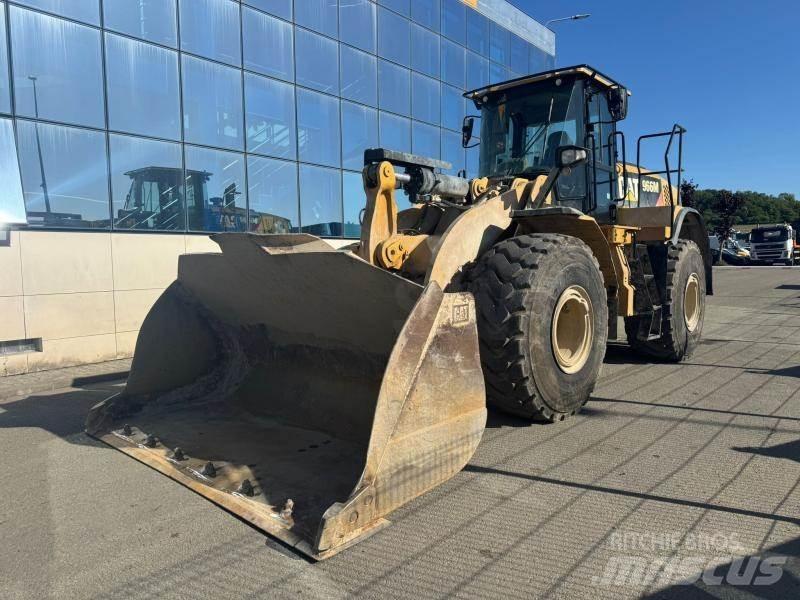 CAT 966M Iekrāvēji uz riteņiem