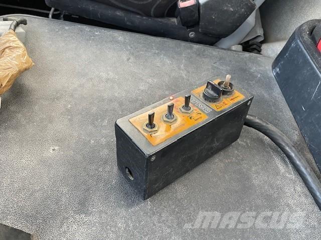 Iveco 330.36 Kabeļu pacēlājs nomontējamām kravas mašīnām