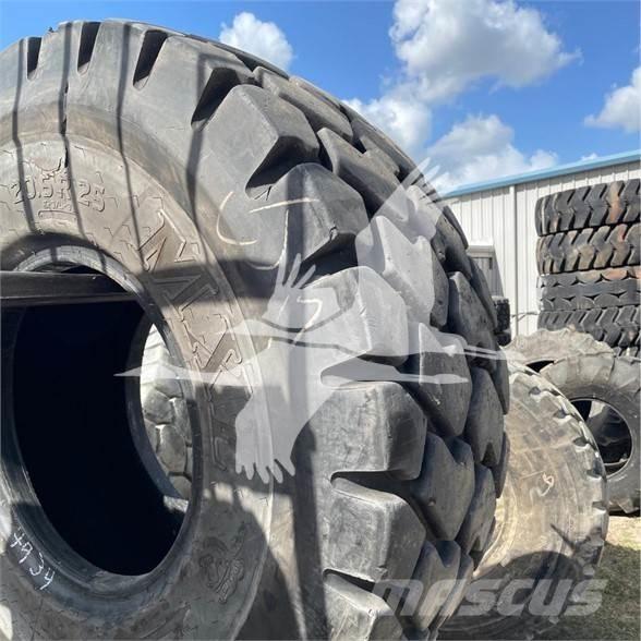 Titan 20.5R25 Riepas, riteņi un diski