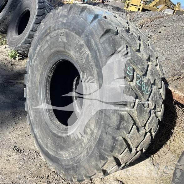 Titan 23.5R25 Riepas, riteņi un diski