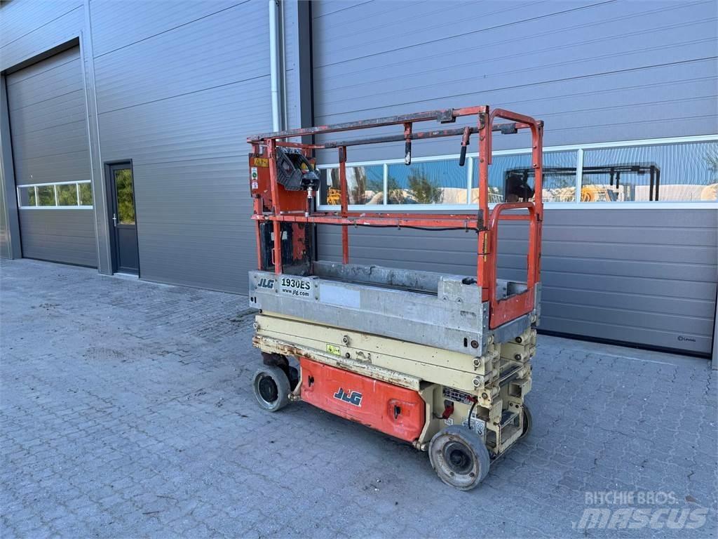 JLG 1930es Citi pacēlāji un platformas