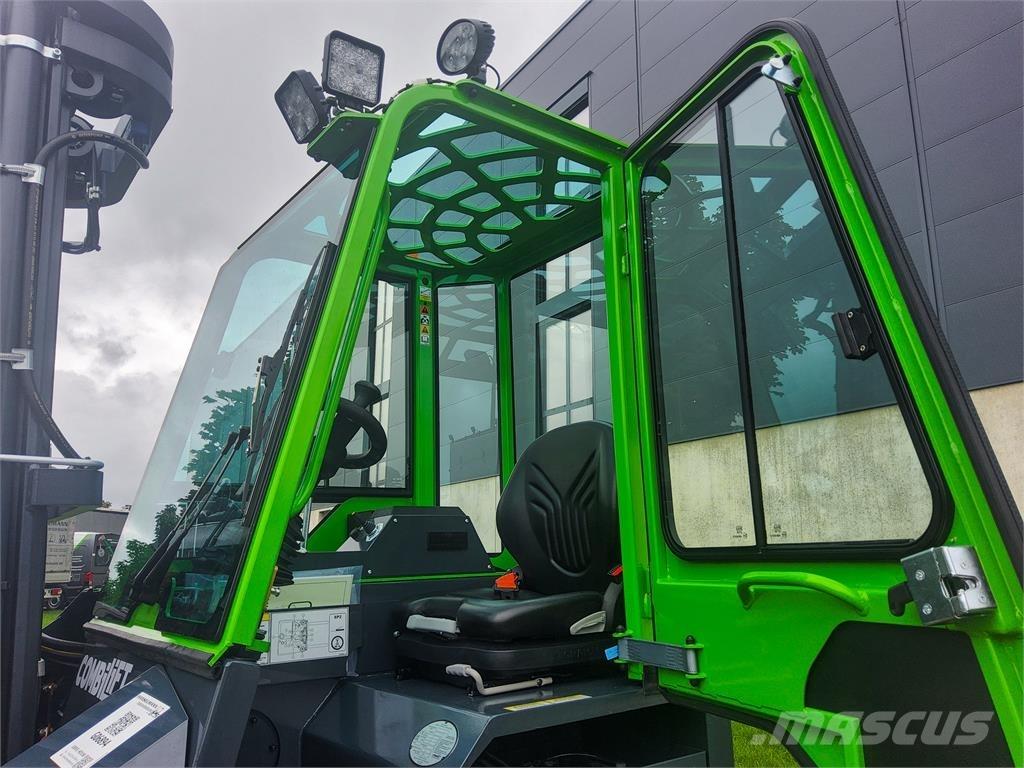 Combilift CBE 3000 Četru virzienu krāvēji