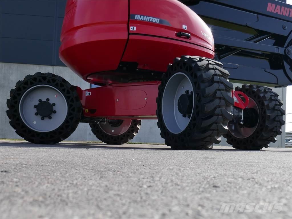 Manitou 200 ATJ Strēles pacēlāji