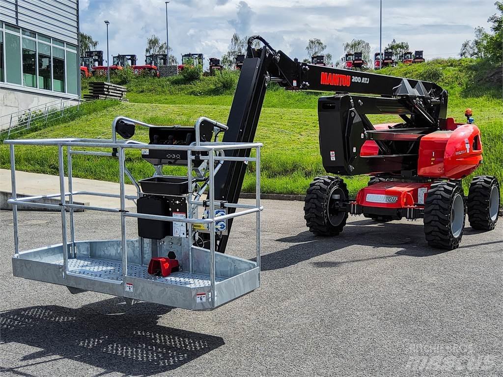 Manitou 200 ATJ Strēles pacēlāji