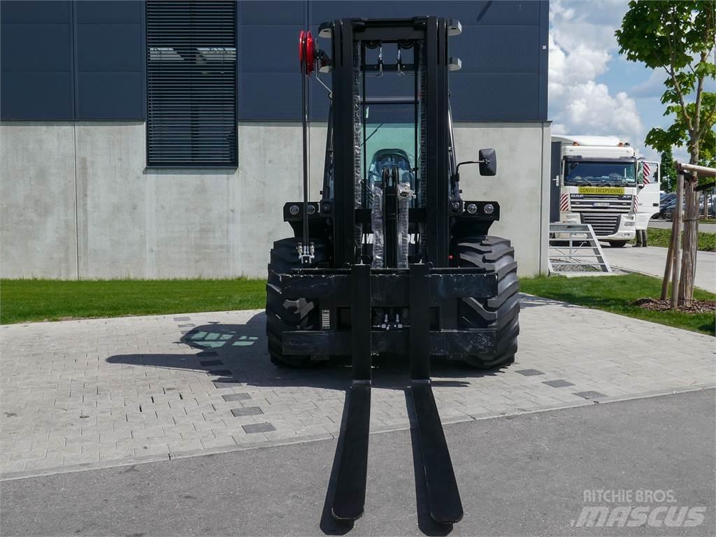 Manitou M 50-4 Apvidus autokrāvējs