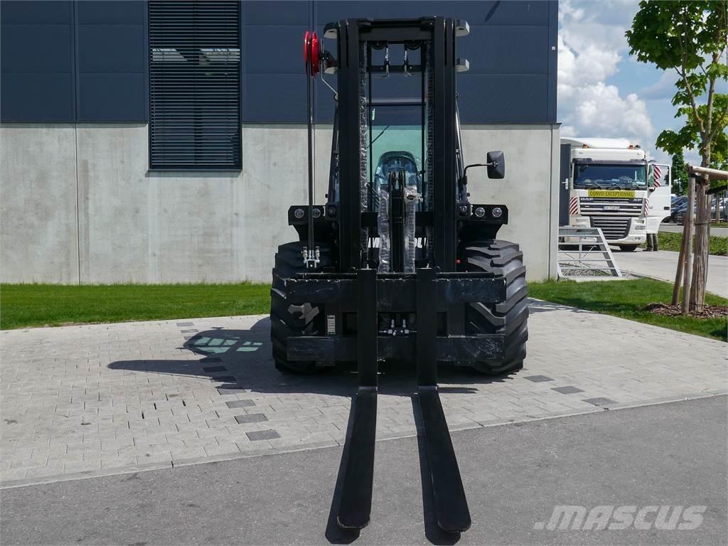 Manitou M 50-4 Apvidus autokrāvējs