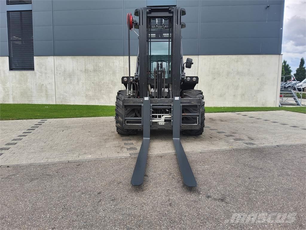 Manitou M 50-4 Apvidus autokrāvējs