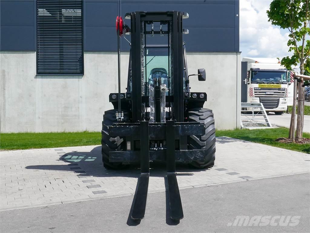 Manitou M 50-4 Apvidus autokrāvējs