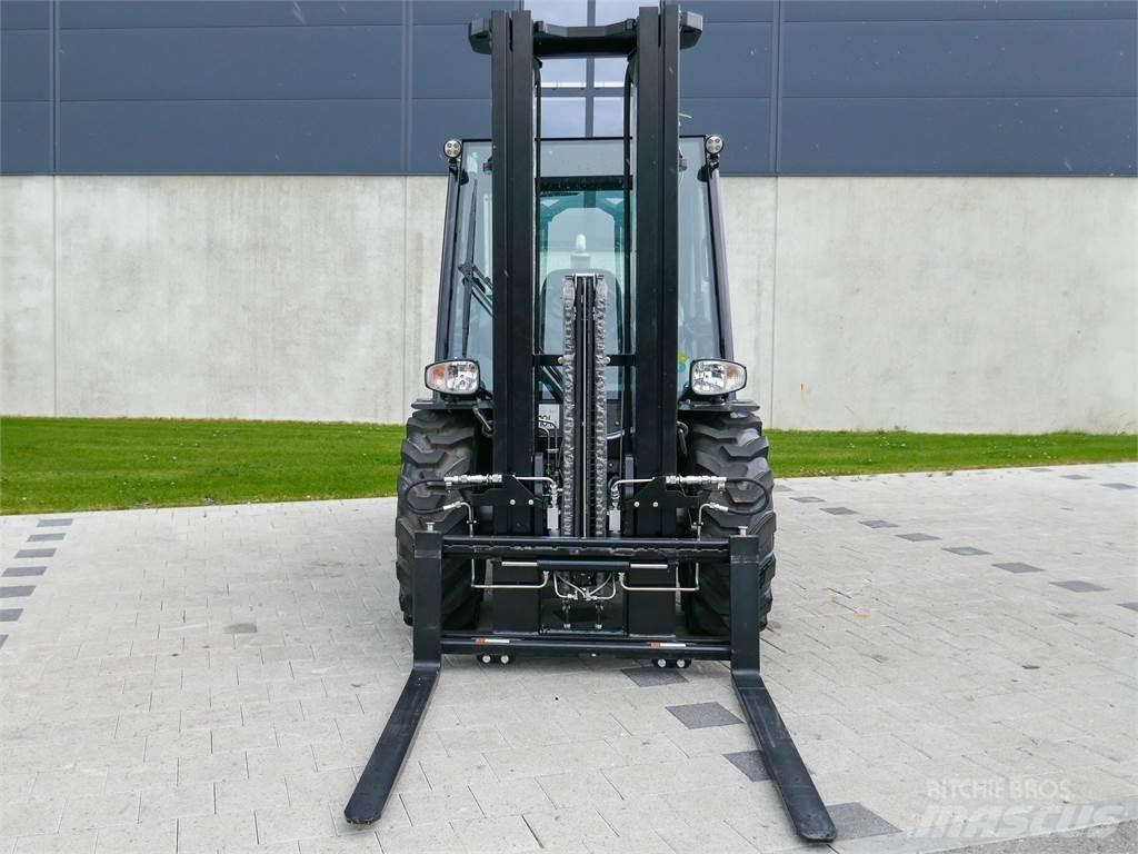 Manitou MC 25-4 Apvidus autokrāvējs