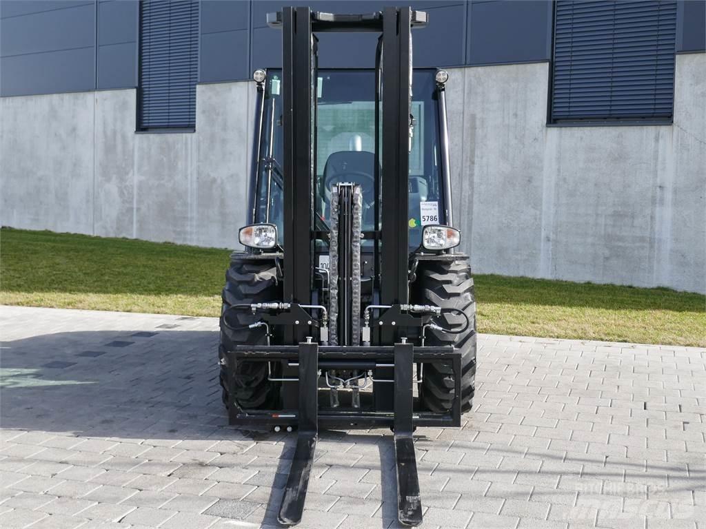 Manitou MC 25-4 Apvidus autokrāvējs