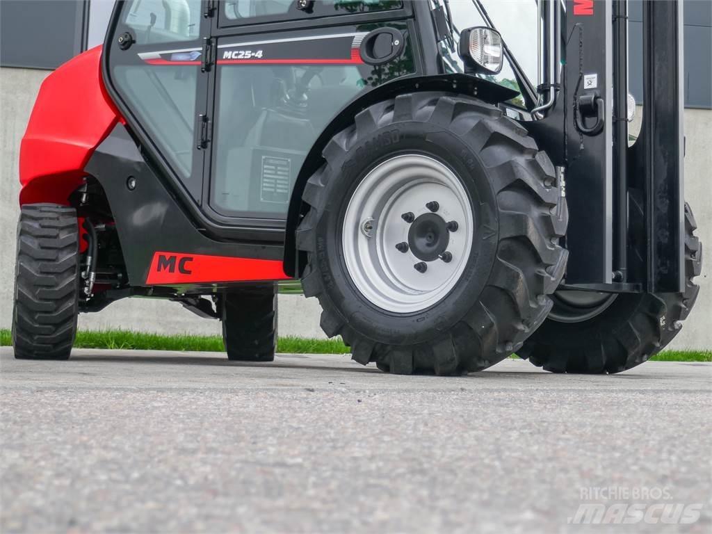 Manitou MC 25-4 Apvidus autokrāvējs
