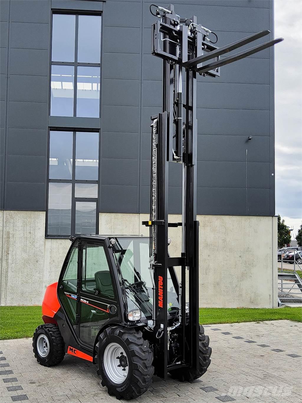 Manitou MC 25-4 Apvidus autokrāvējs